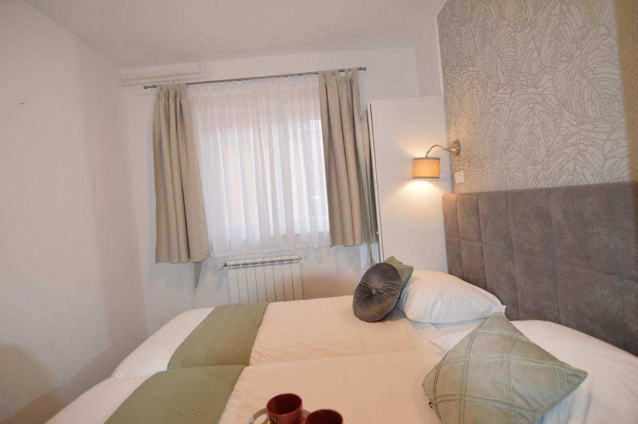 Apartments Amari Starigrad Paklenica Extérieur photo