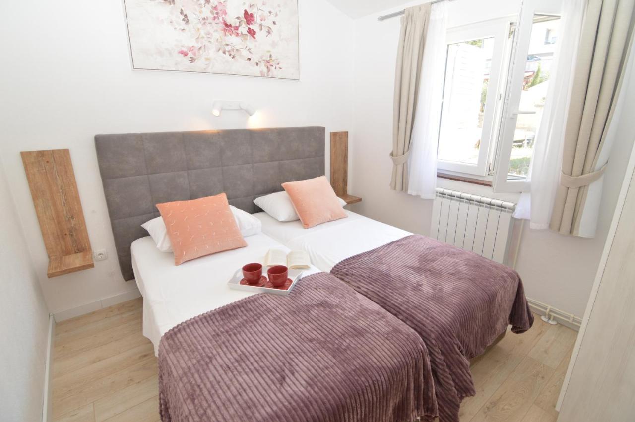 Apartments Amari Starigrad Paklenica Extérieur photo